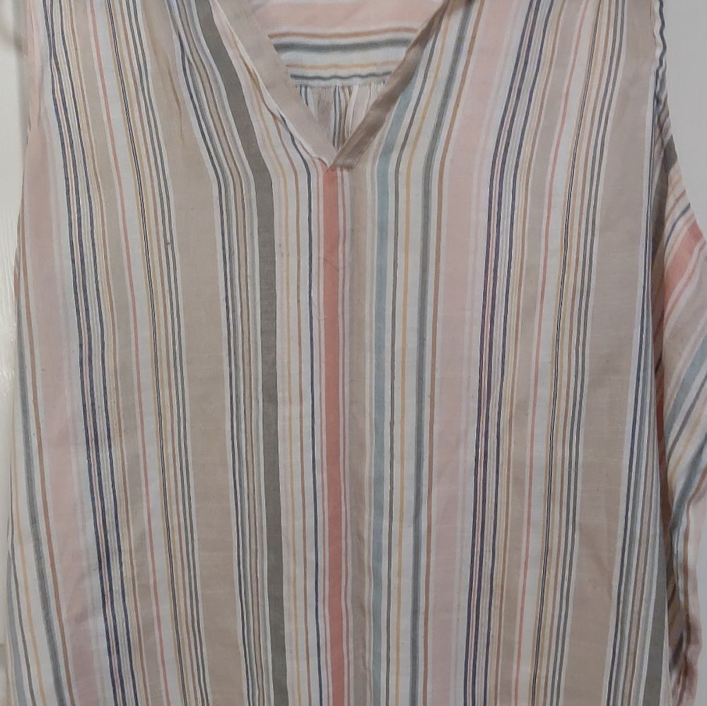 Women's sleeveless blouse